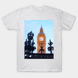 London. Big Ben through the Fence. Great Britain 2009 T-Shirt